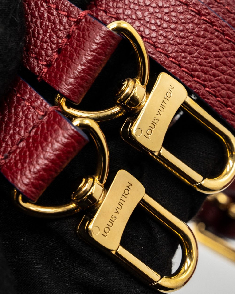 AAA Replica Louis Vuitton LV POCHETTE MÉTIS MONOGRAM EMPREINTE RED GHW