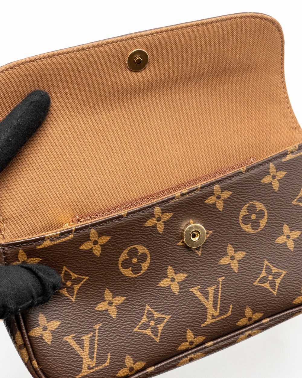 AAA Replica Louis Vuitton LV IVY WALLET ON CHAIN MONOGRAM CANVAS GHW
