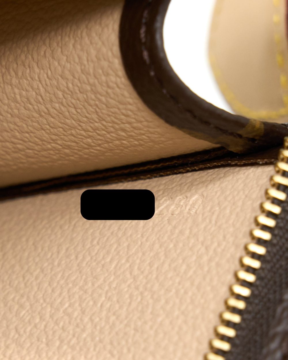 AAA Replica Louis Vuitton LV TOILETRY POCHETTE 26 MONOGRAM CANVAS GHW