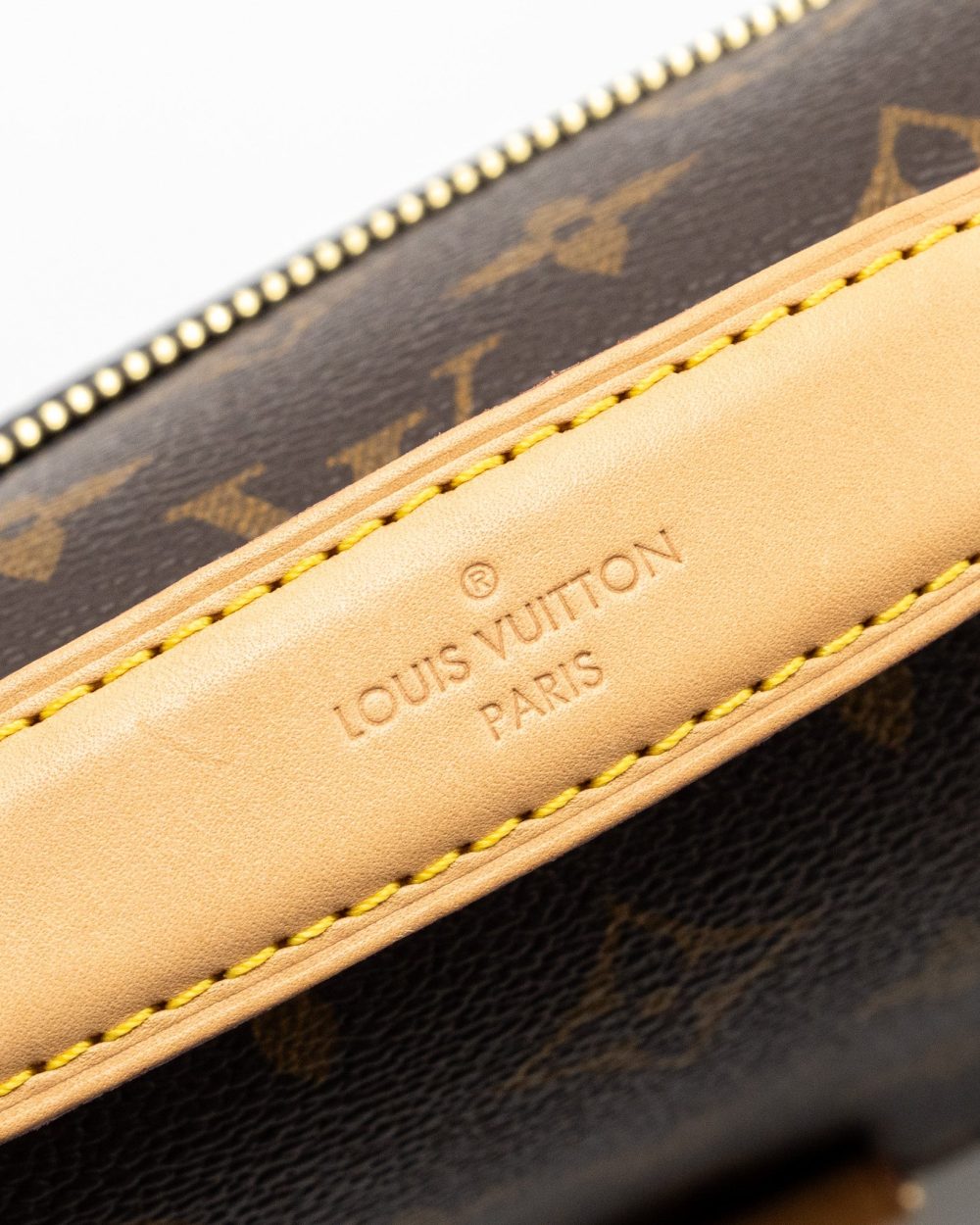 AAA Replica Louis Vuitton LV POCHETTE MÉTIS MONOGRAM CANVAS GHW