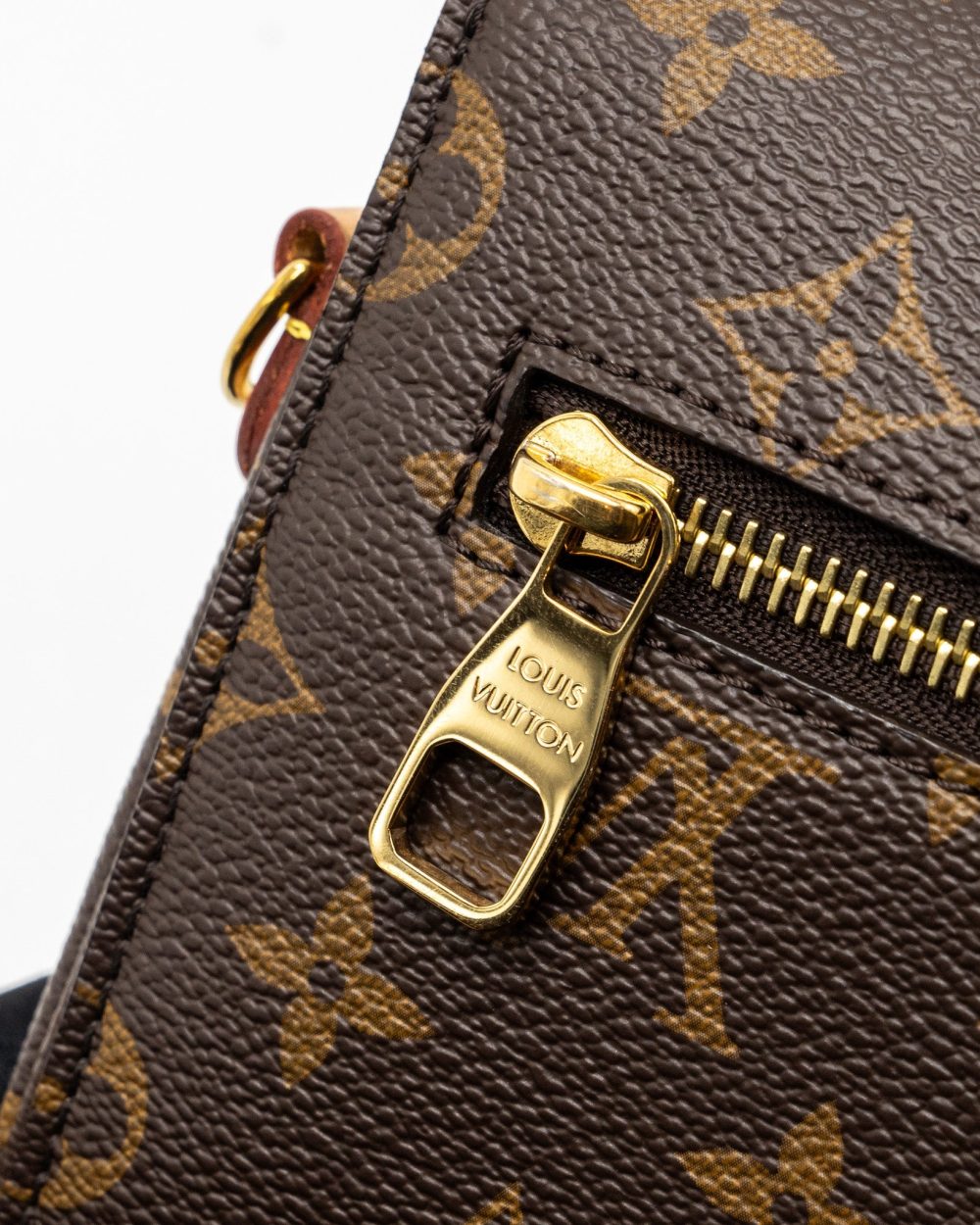 AAA Replica Louis Vuitton LV POCHETTE MÉTIS MONOGRAM CANVAS GHW