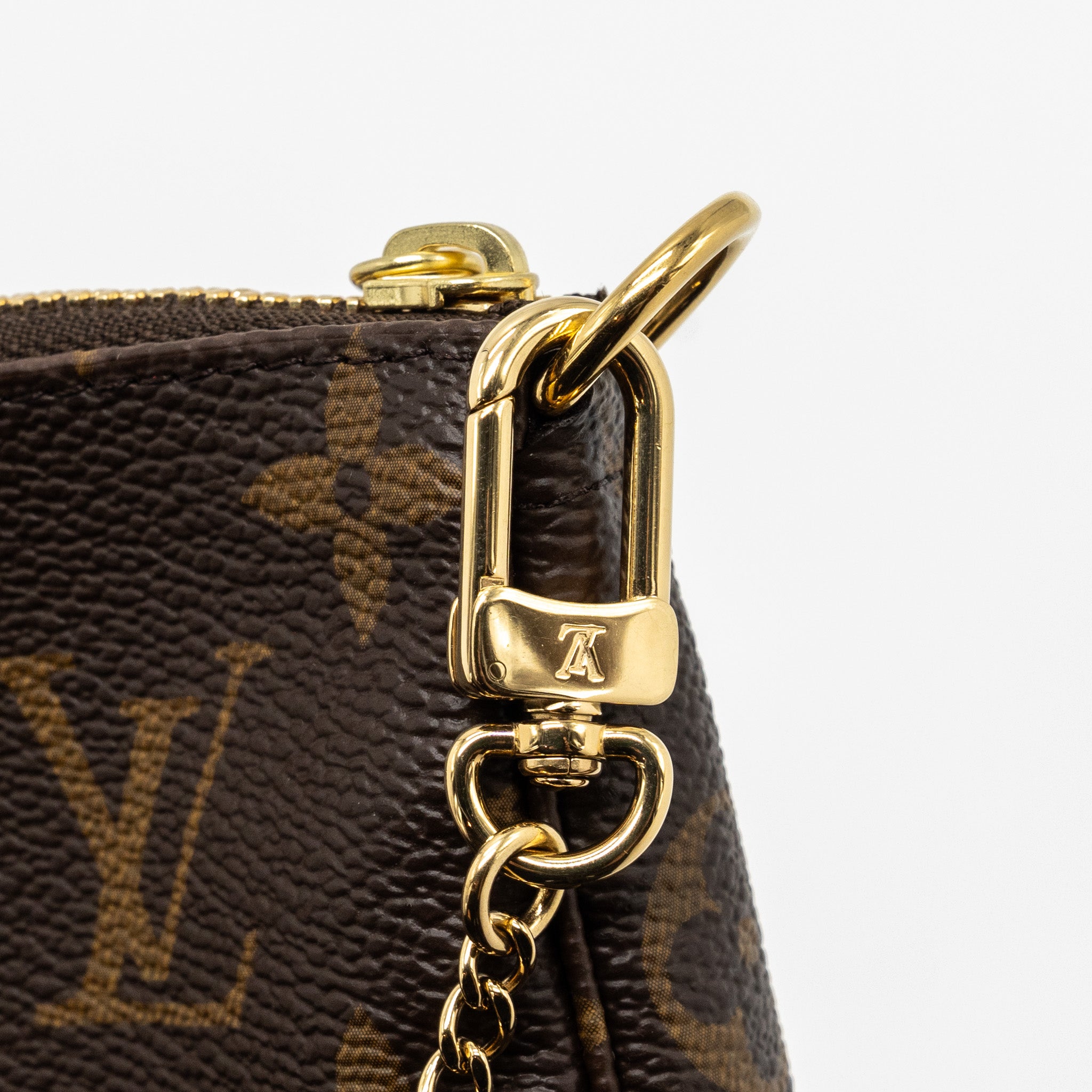AAA Replica Louis Vuitton LV MINI POCHETTE ACCESSORIES 2021 XMAS LONDON LIMITED EDITION MULTICOLOUR GHW