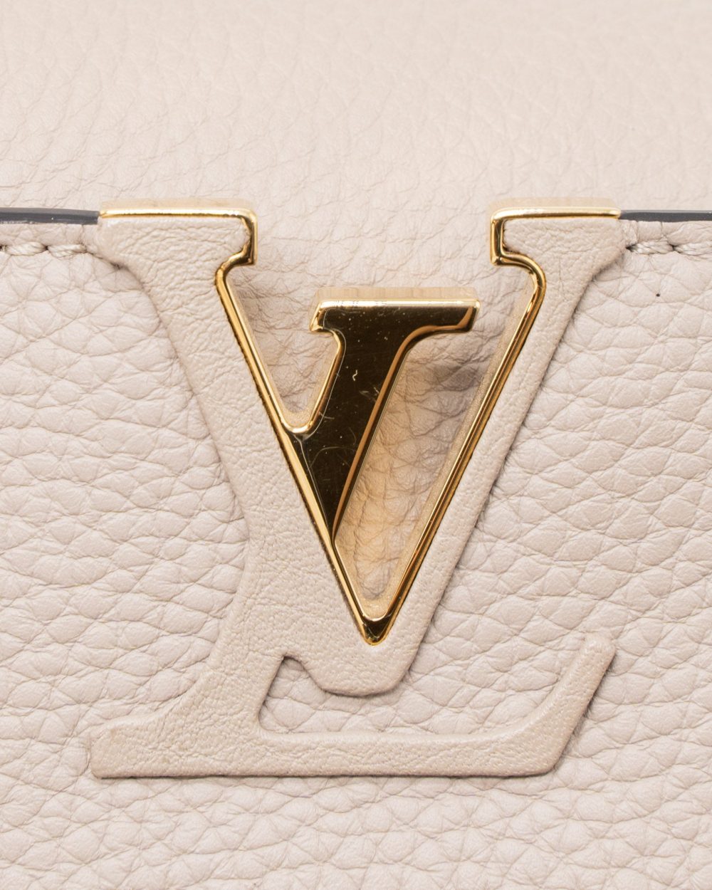 AAA Replica Louis Vuitton LV CAPUCINES BB TAURILLON GALET GHW