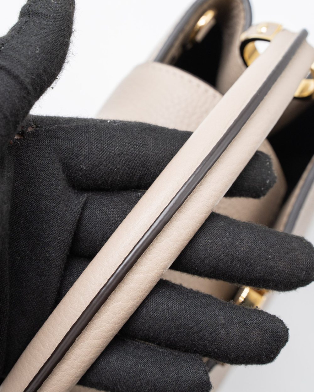 AAA Replica Louis Vuitton LV CAPUCINES BB TAURILLON GALET GHW
