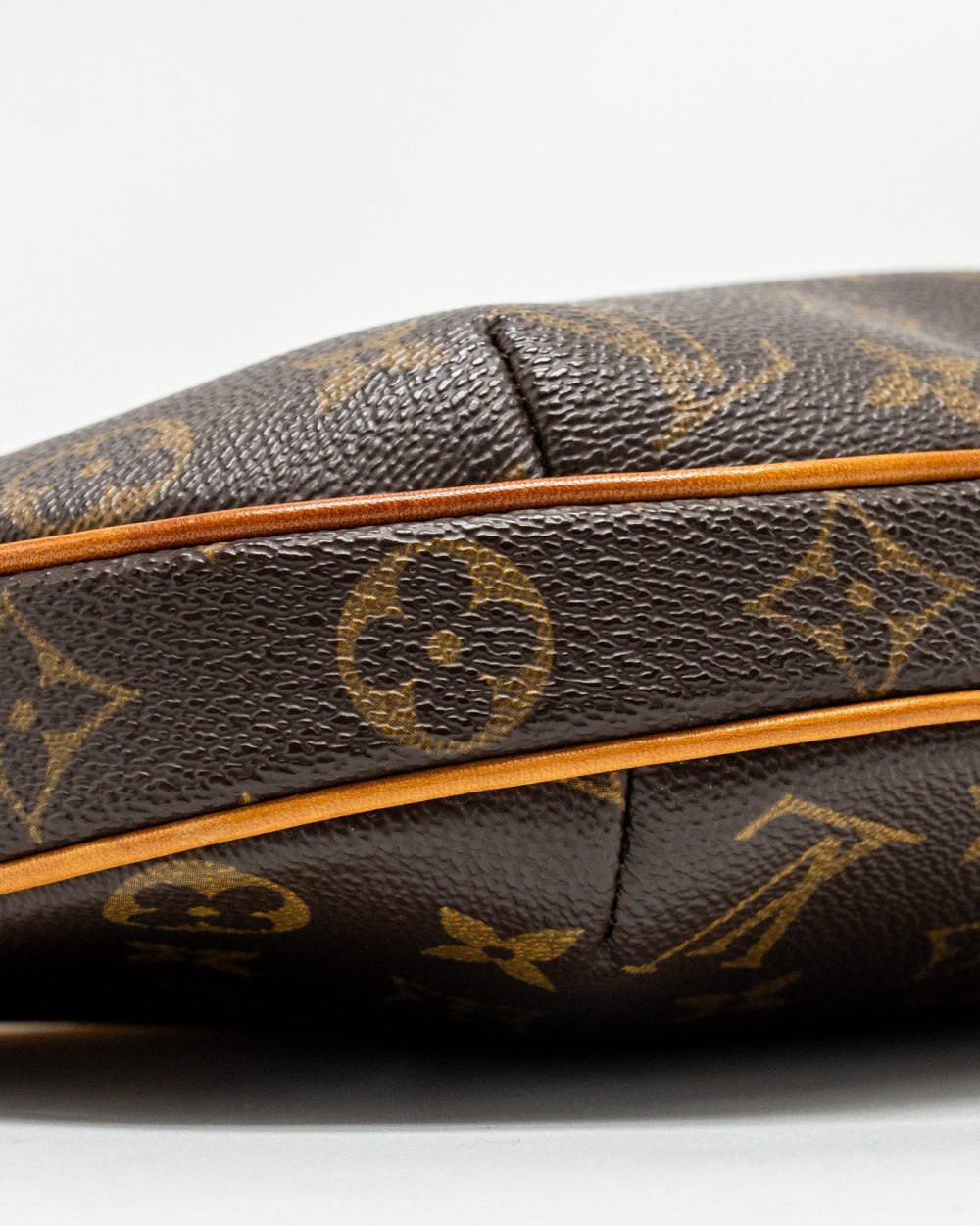 AAA Replica Louis Vuitton LV CROISSANT BAG MONOGRAM CANVAS GHW 