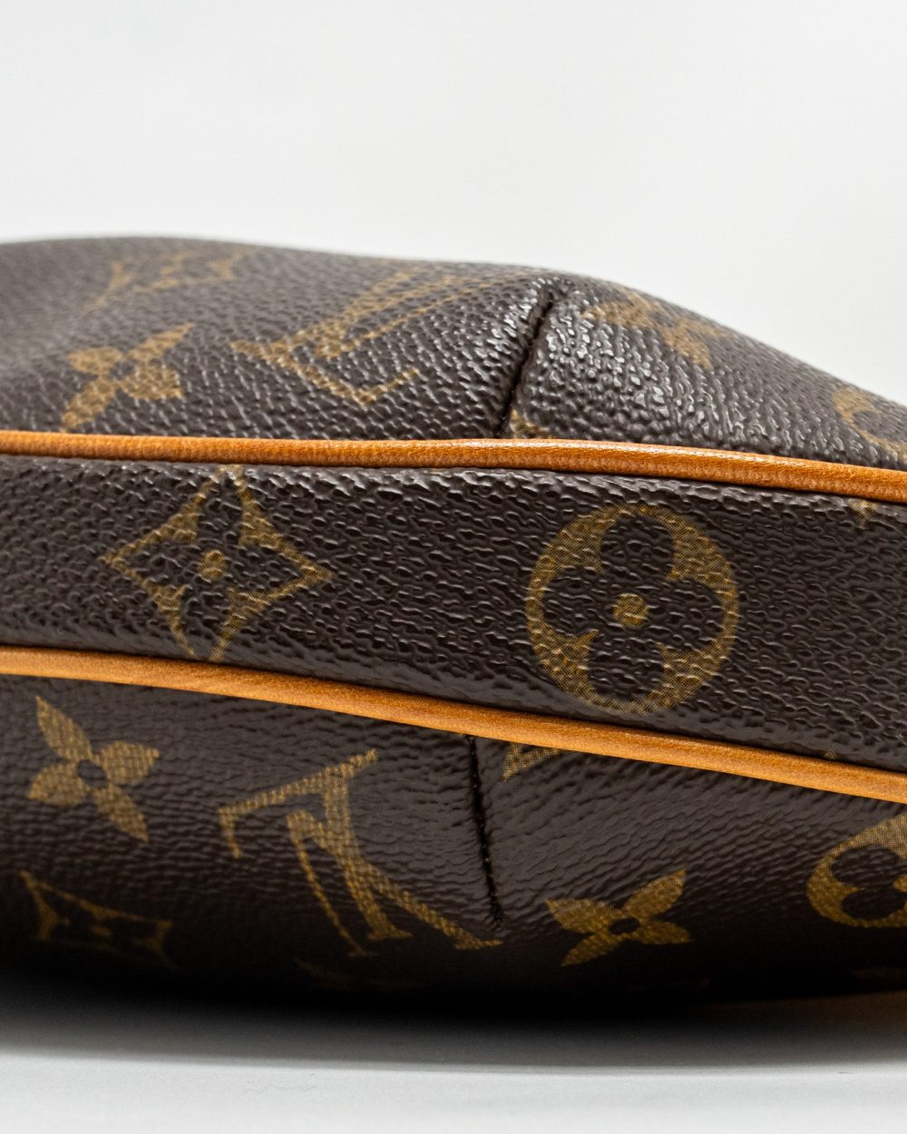 AAA Replica Louis Vuitton LV CROISSANT BAG MONOGRAM CANVAS GHW 