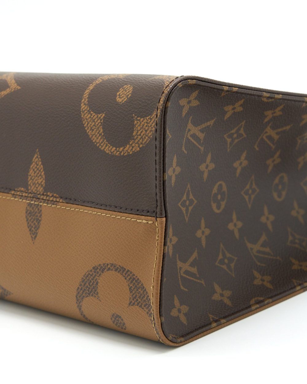 AAA Replica Louis Vuitton LV ON THE GO MM MONOGRAM REVERSE CANVAS GHW
