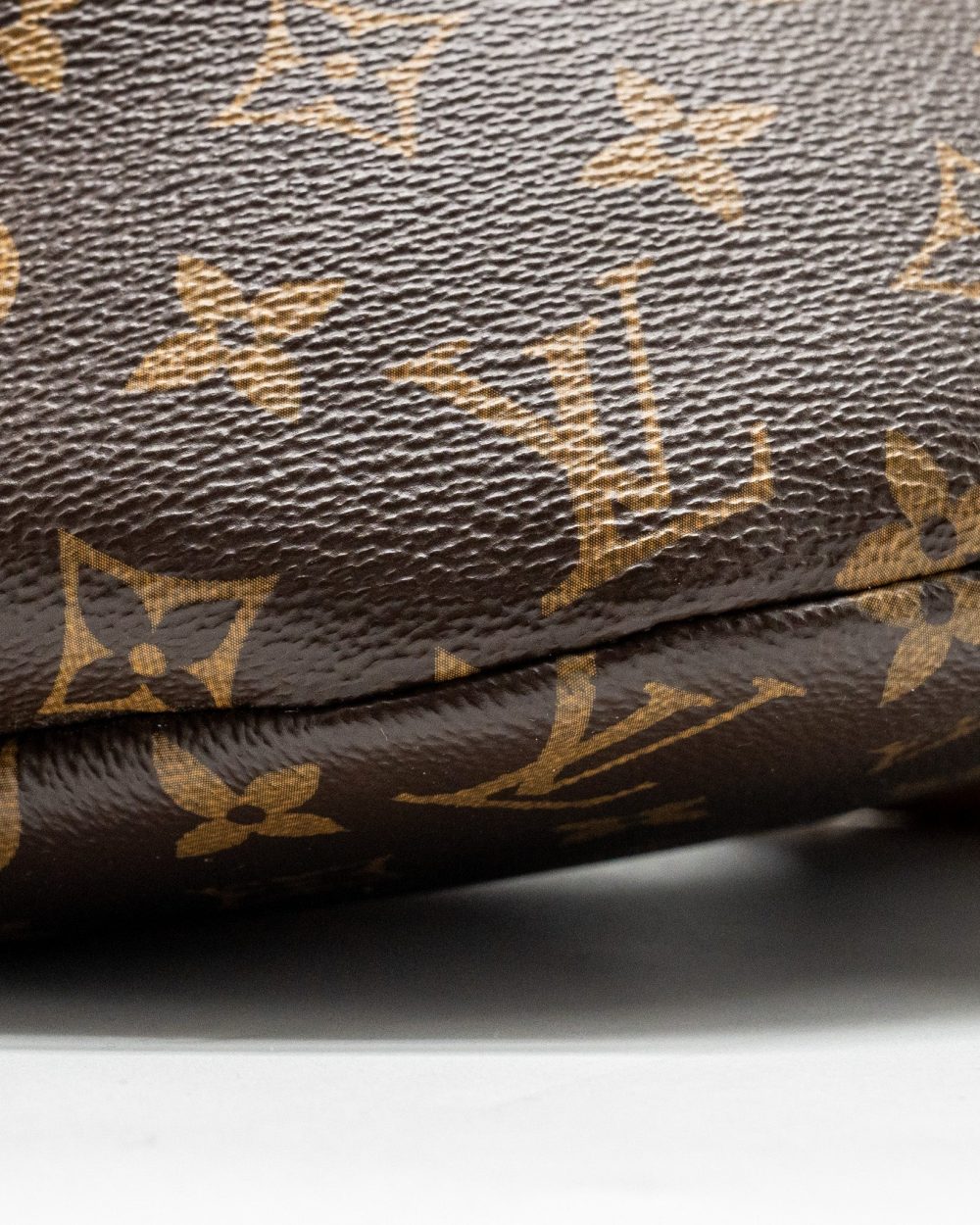 AAA Replica Louis Vuitton LV BUMBAG MONOGRAM CANVAS GHW
