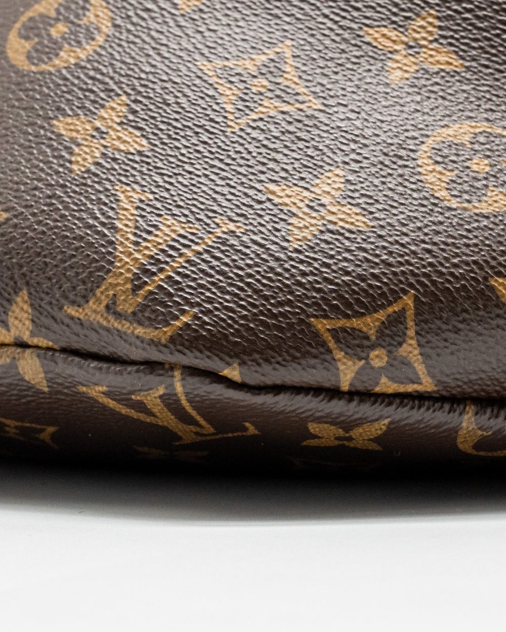 AAA Replica Louis Vuitton LV BUMBAG MONOGRAM CANVAS GHW