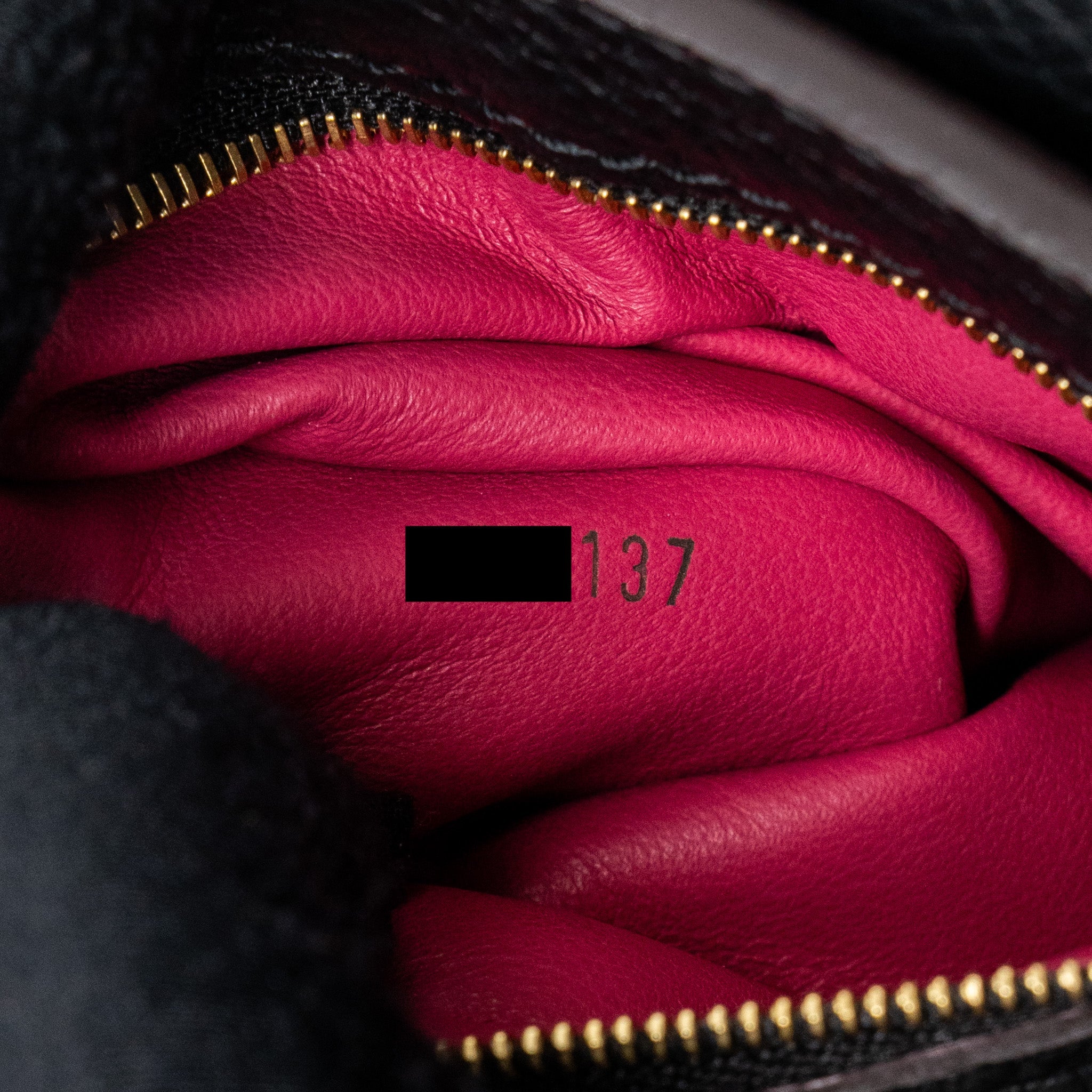 AAA Replica Louis Vuitton LV CAPUCINES BB TAURILLON BLACK / PINK GHW