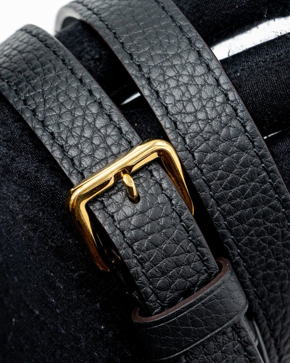 AAA Replica Louis Vuitton LV CAPUCINES BB TAURILLON BLACK / PINK GHW