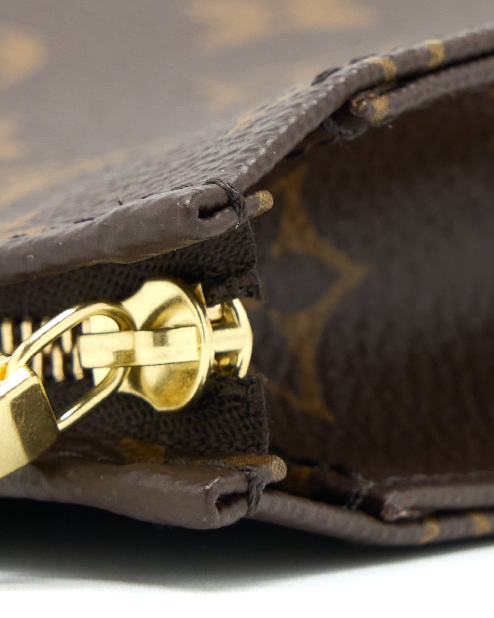 AAA Replica Louis Vuitton LV TOILETRY POCHETTE 26 MONOGRAM CANVAS GHW