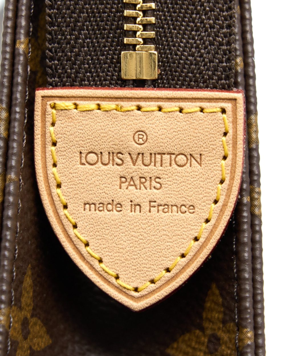 AAA Replica Louis Vuitton LV TOILETRY POCHETTE 26 MONOGRAM CANVAS GHW