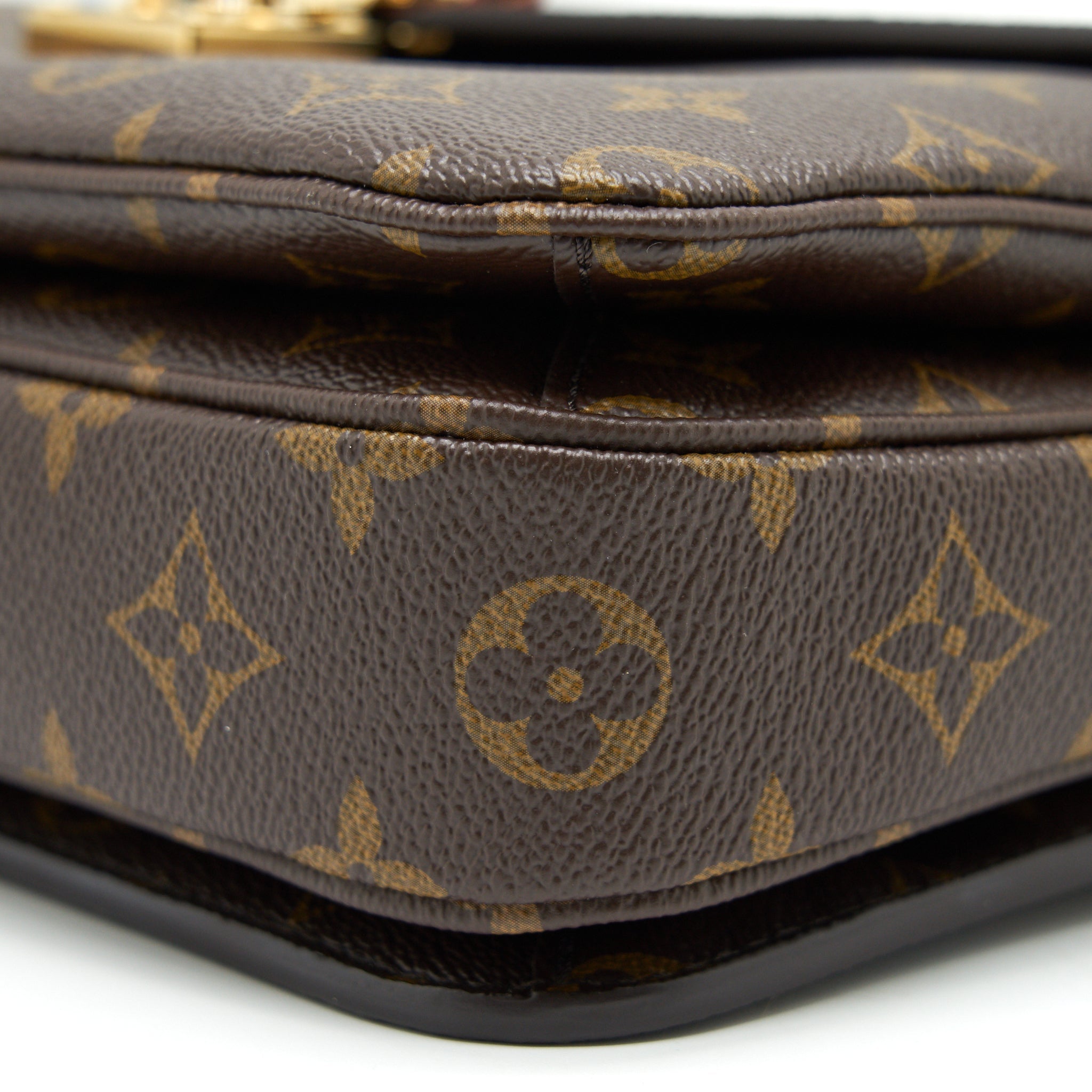 AAA Replica Louis Vuitton LV MONOGRAM CANVAS POCHETTE METIS