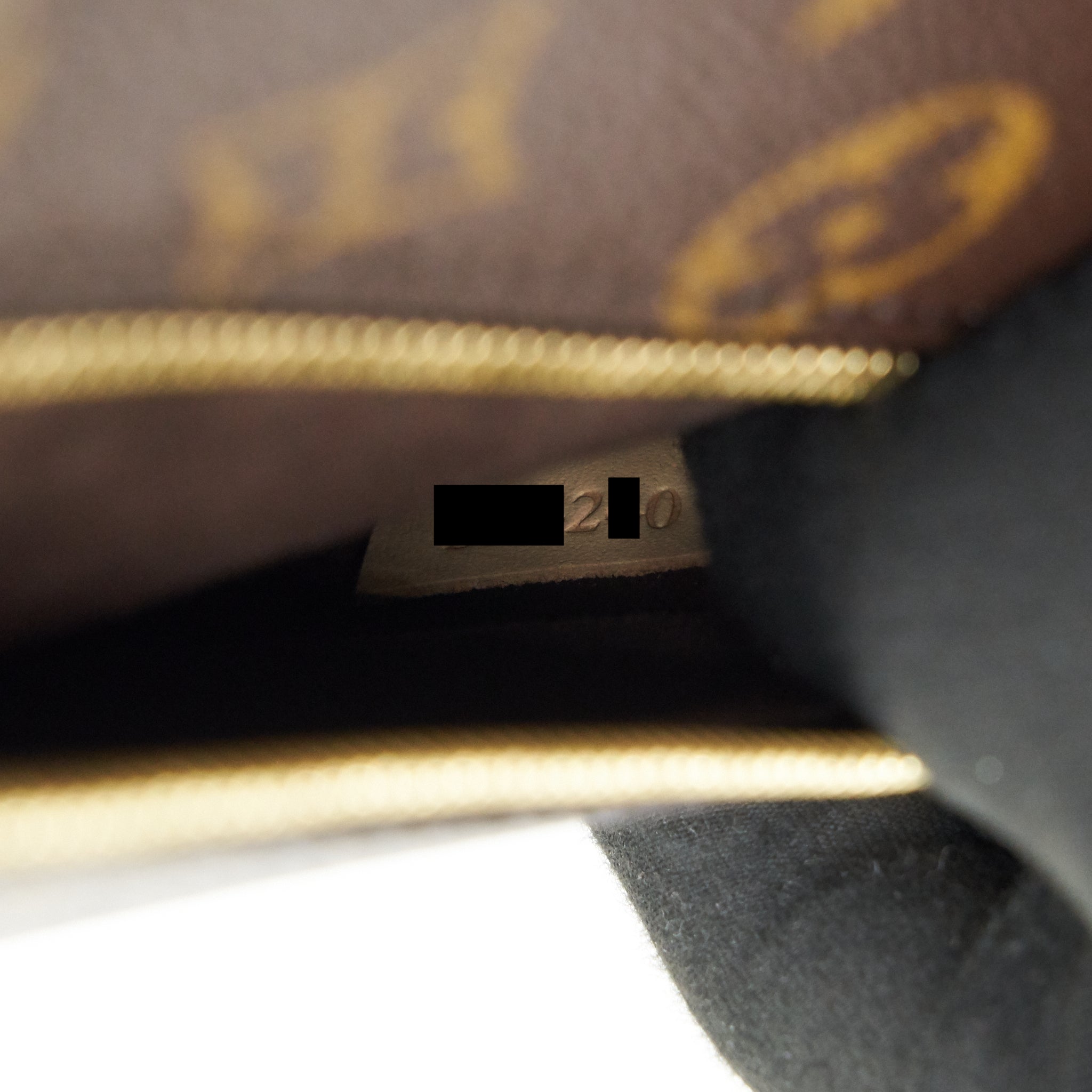 AAA Replica Louis Vuitton LV MONOGRAM CANVAS POCHETTE METIS
