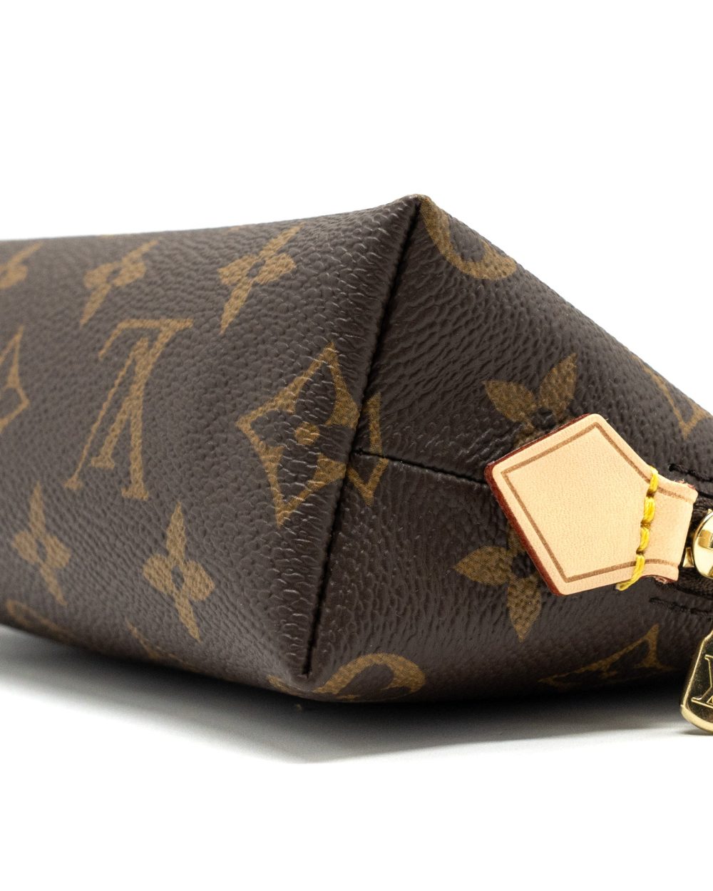 AAA Replica Louis Vuitton LV COSMETIC POUCH MONOGRAM CANVAS GHW (NEW VERSION)
