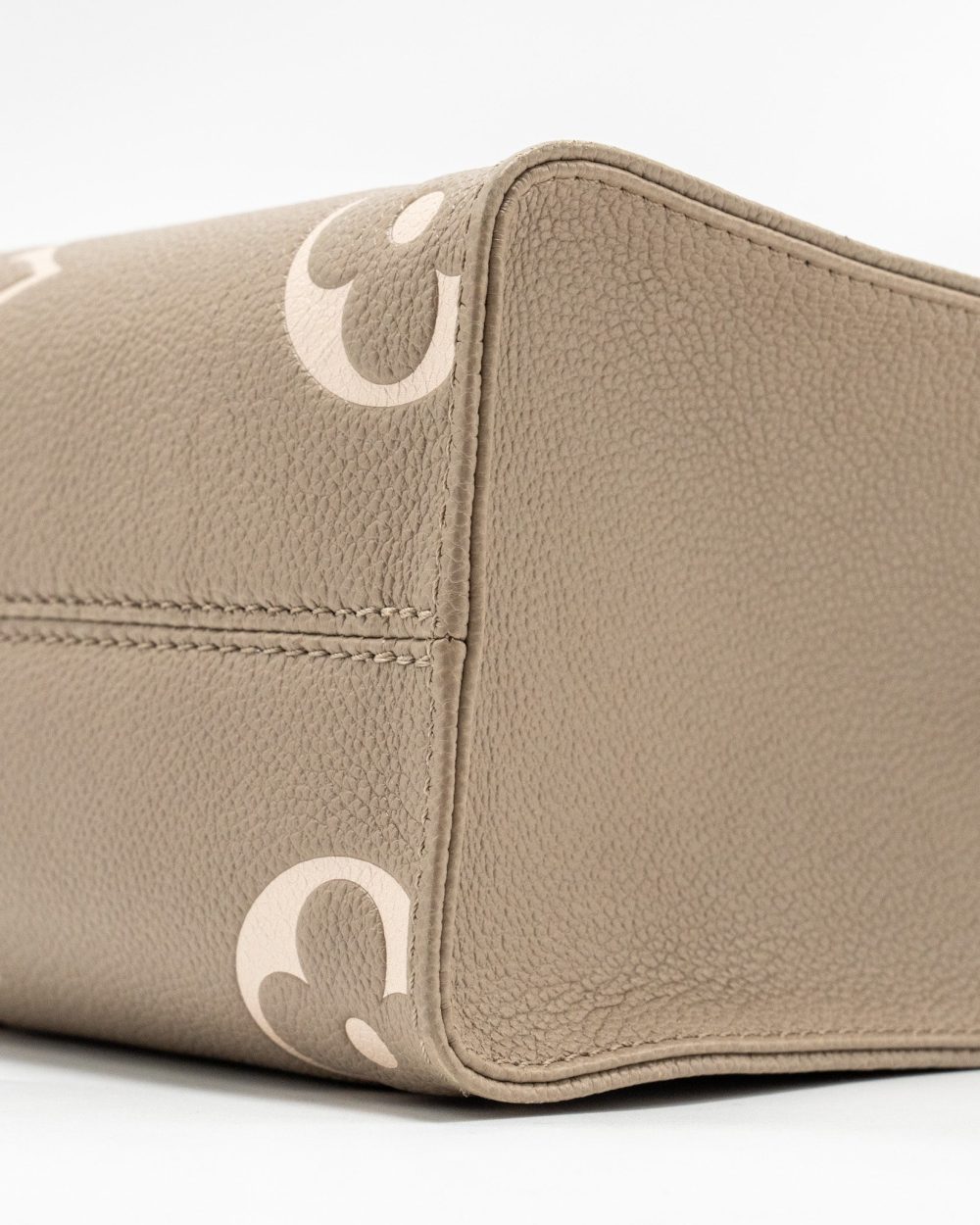 AAA Replica Louis Vuitton LV ONTHEGO PM BICOLOUR MONOGRAM EMPREINTE LEATHER TOURTERELLE/CREME GHW