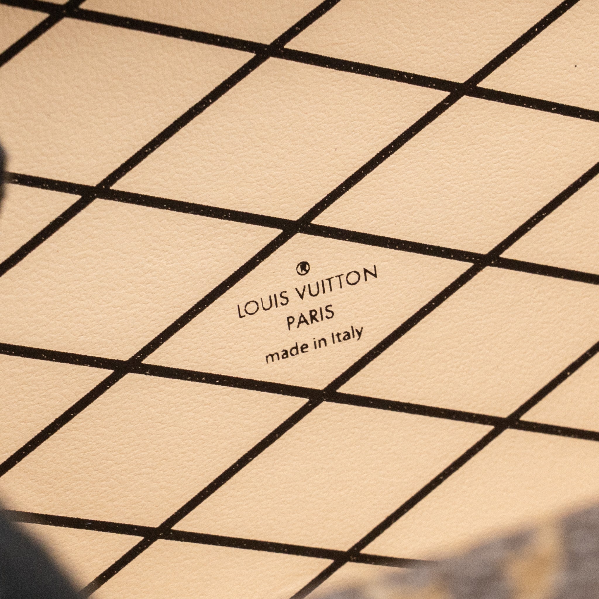 AAA Replica Louis Vuitton LV PETITE MALLE MONOGRAM CANVAS/SMOOTH CALFSKIN GHW
