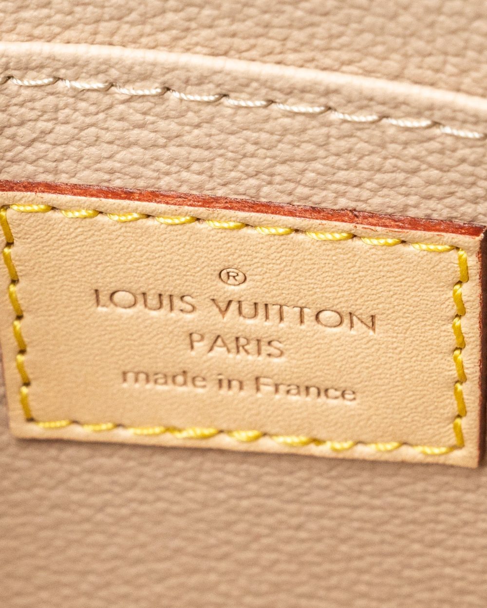 AAA Replica Louis Vuitton LV COSMETIC POUCH MONOGRAM CANVAS GHW (NEW VERSION)