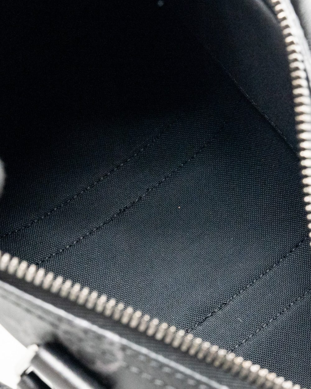 AAA Replica Louis Vuitton LV KEEPALL BANDOULIERE 25 MONOGRAM ECLIPSE SHW