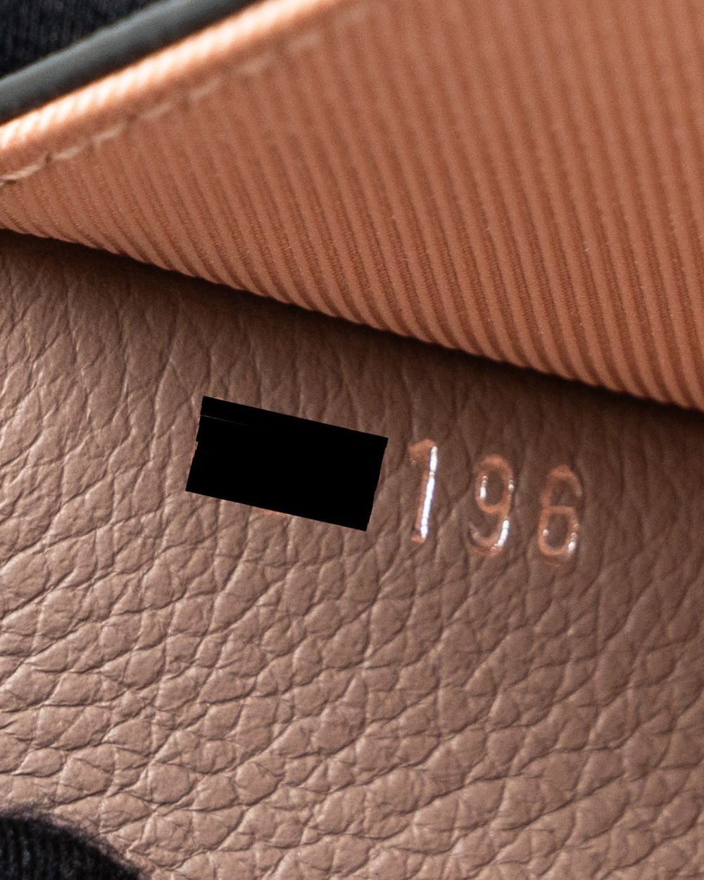 AAA Replica Louis Vuitton LV LOCK ME II BB CALFSKIN MULTICOLOR SHW