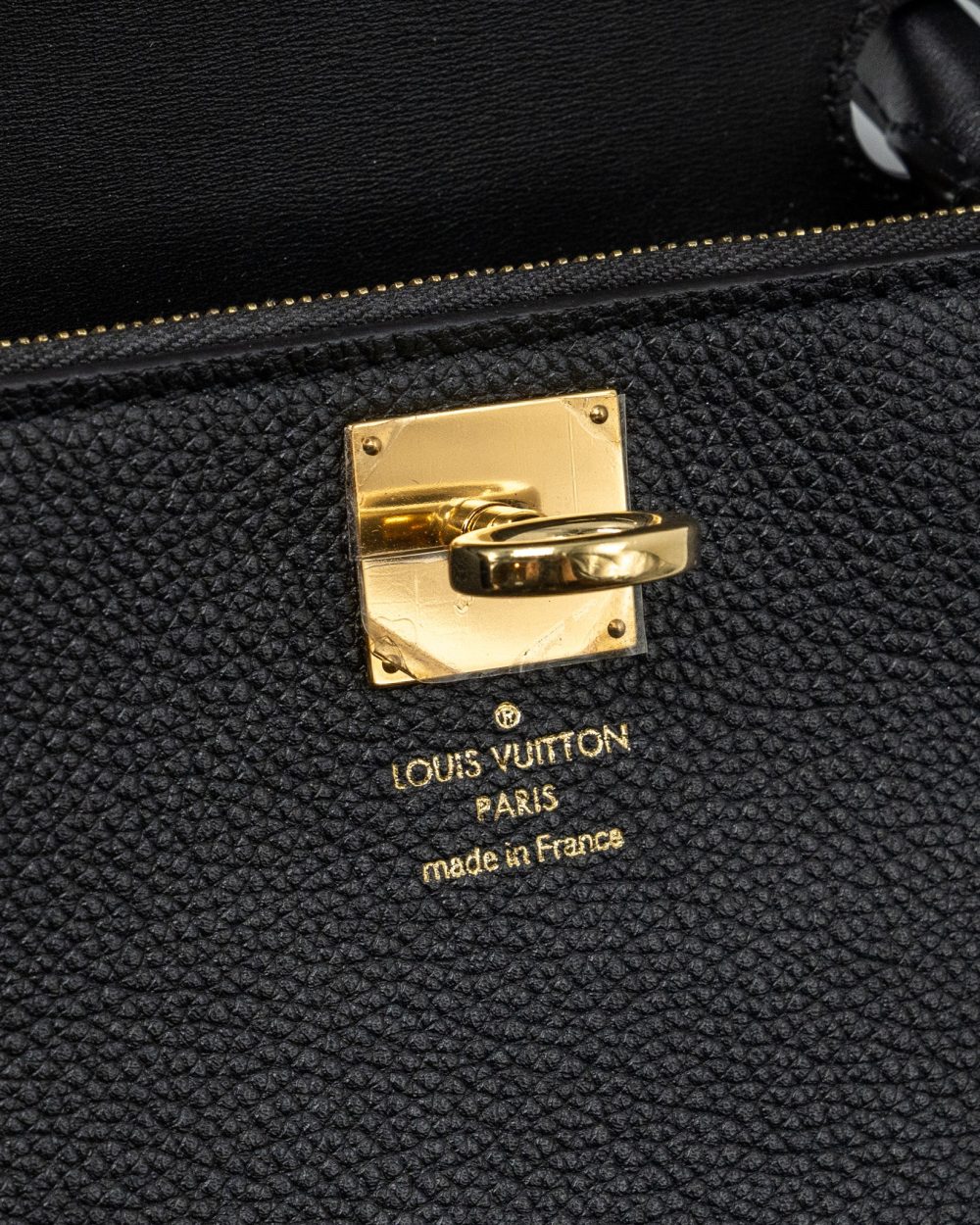 AAA Replica Louis Vuitton LV FLAP SHOULDER BAG CALFSKIN BLACK GHW