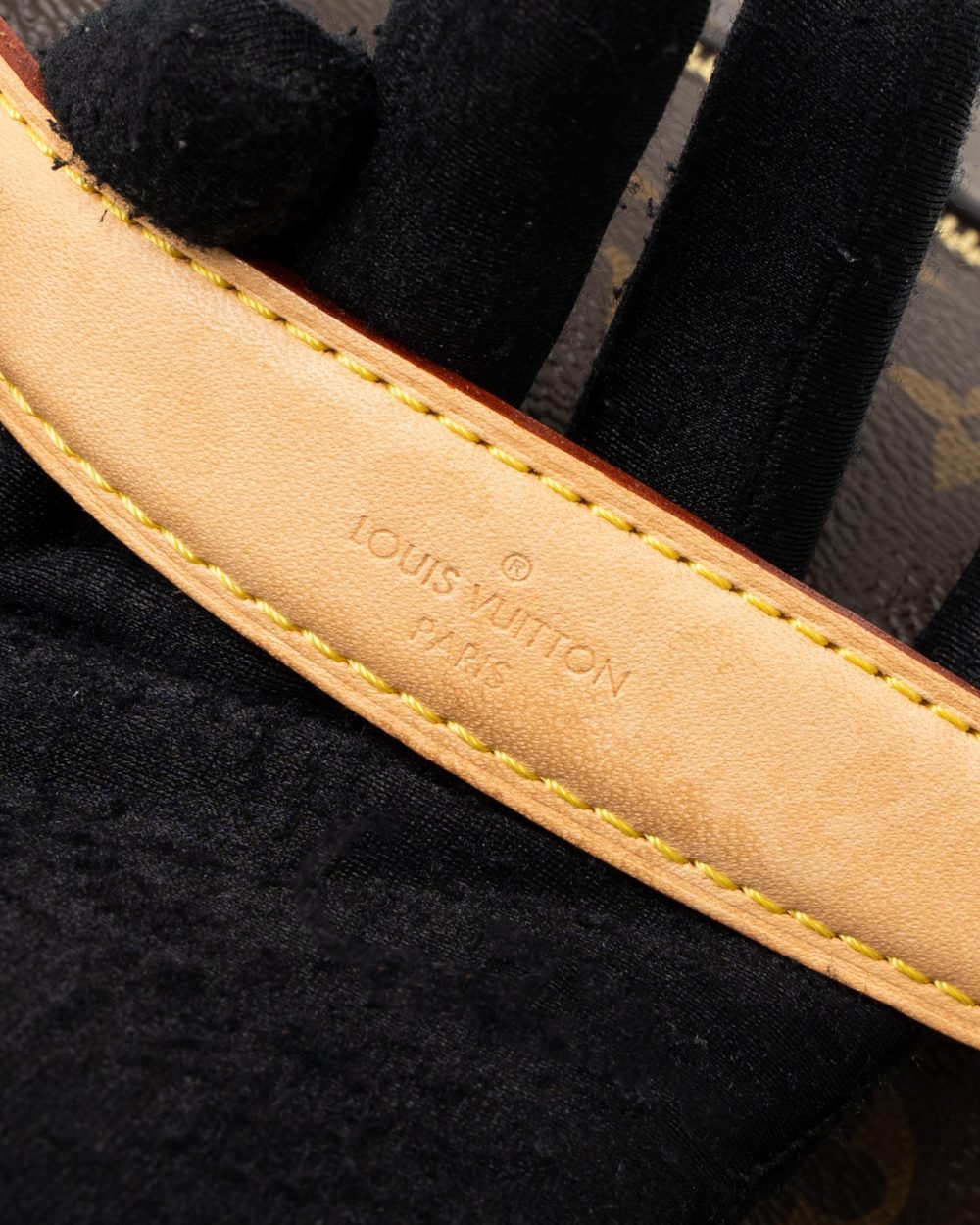 AAA Replica Louis Vuitton LV POCHETTE MÉTIS MONOGRAM CANVAS GHW (NEW VERSION)