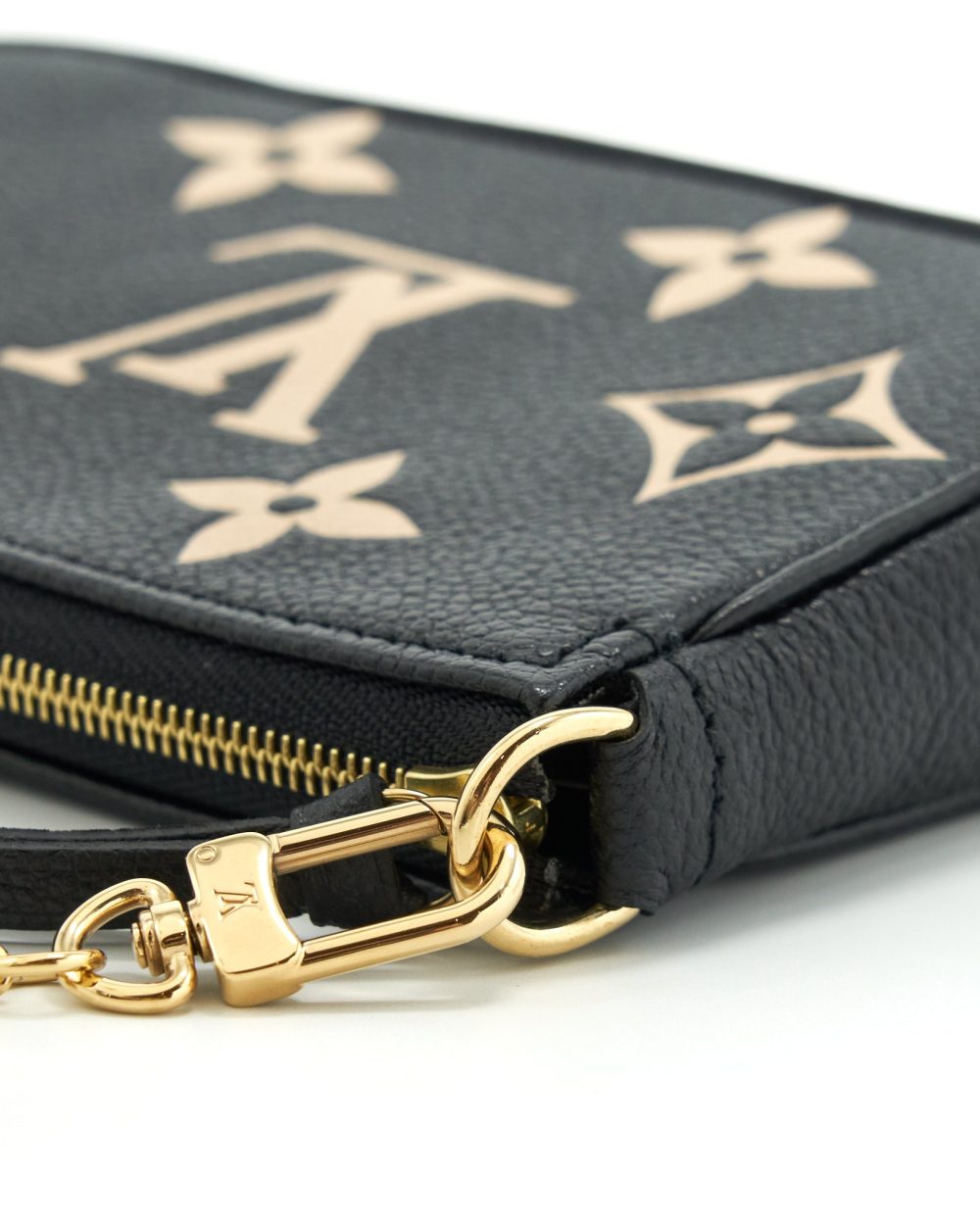 AAA Replica Louis Vuitton LV MINI POCHETTE ACCESSORIES BICOLOUR MONOGRAM ‘EM-REINTEGRATION BLACK SHW