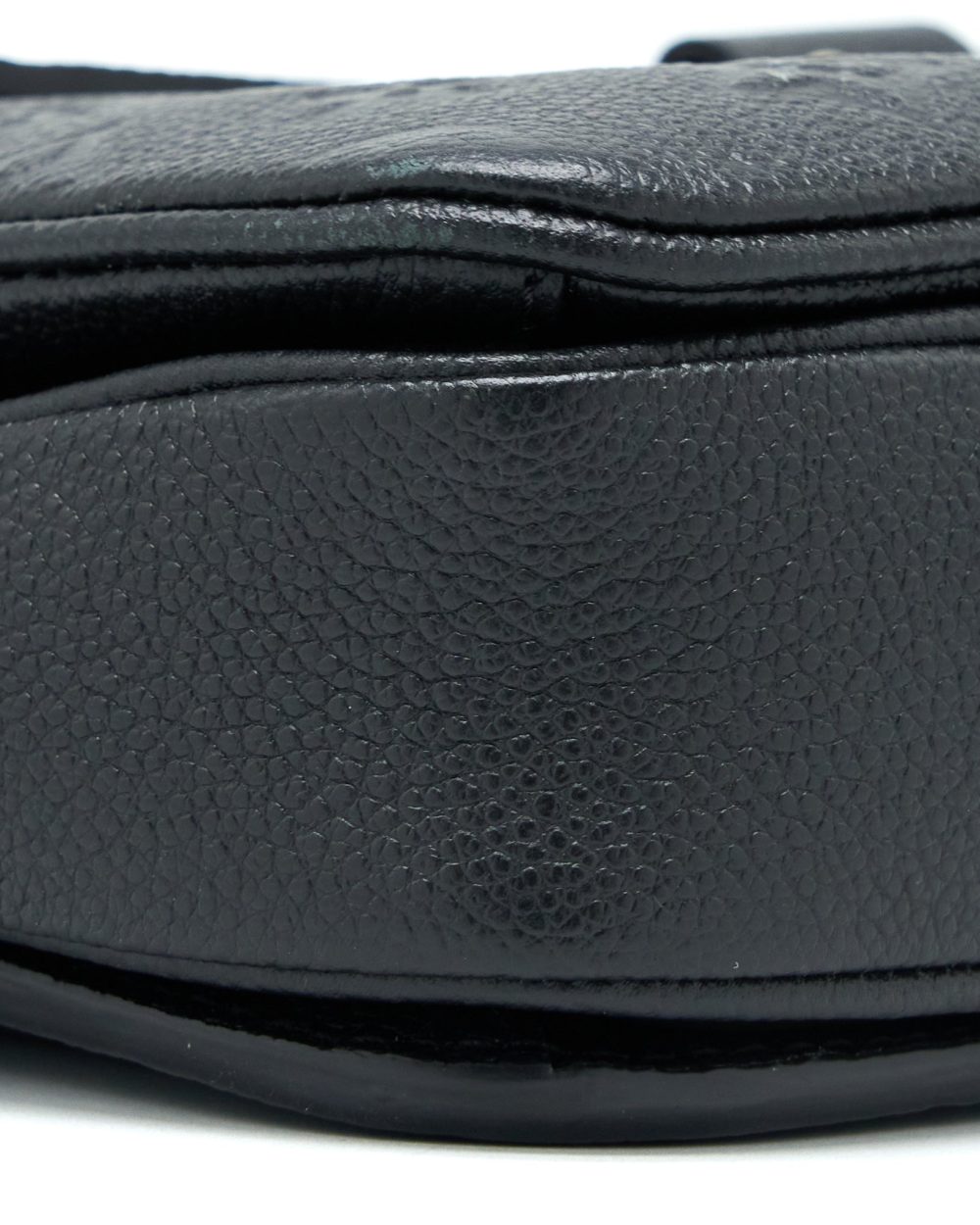 AAA Replica Louis Vuitton LV POCHETTE METIS MONOGRAM EMPRIENTE BLACK GHW