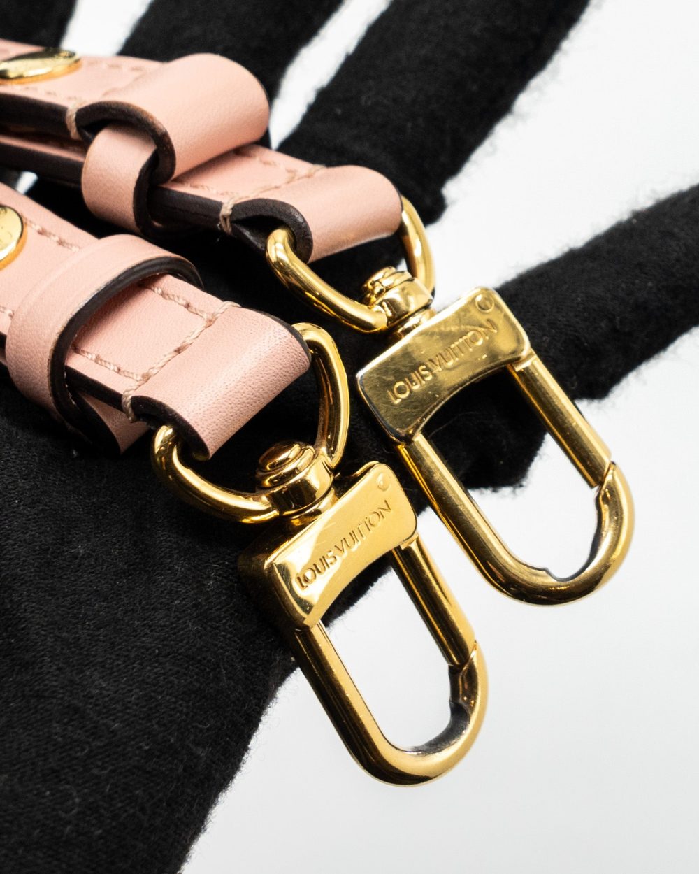 AAA Replica Louis Vuitton LV NEONOE MONOGRAM CANVAS / ROSE POUDRE GHW