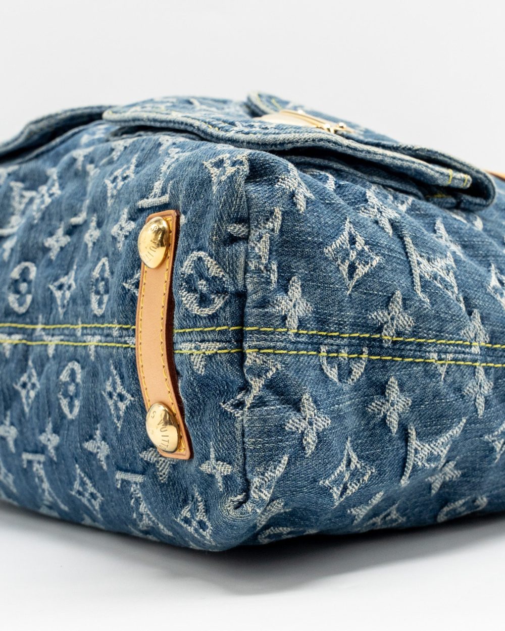 AAA Replica Louis Vuitton LV VINTAGE BAGGY GM SHOULDER BAG MONOGRAM DENIM GHW