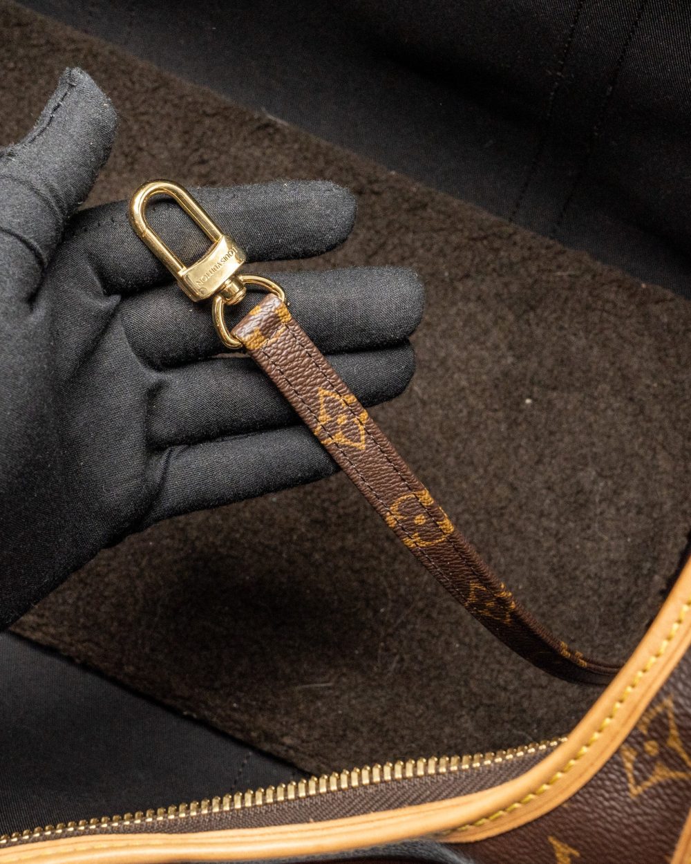 AAA Replica Louis Vuitton LV DOG BAG MONOGRAM CANVAS GHW