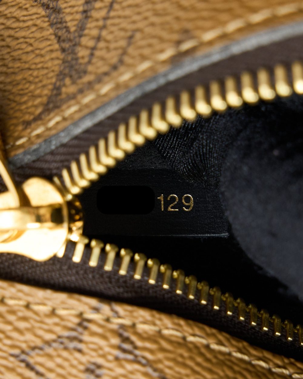 AAA Replica Louis Vuitton LV POCHETTE MÉTIS MONOGRAM REVERSE CANVAS GHW