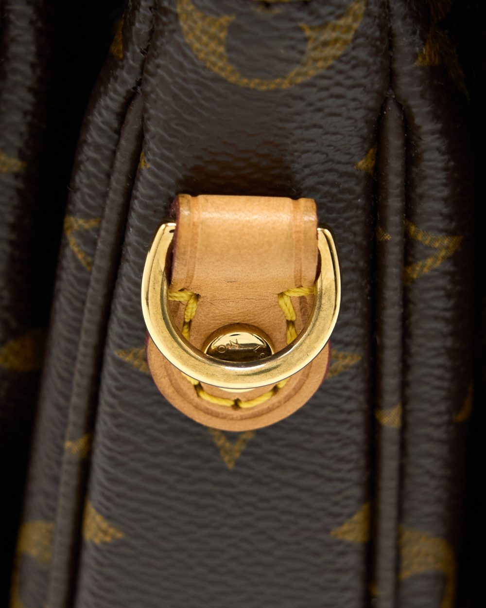 AAA Replica Louis Vuitton LV POCHETTE MÉTIS MONOGRAM CANVAS GHW