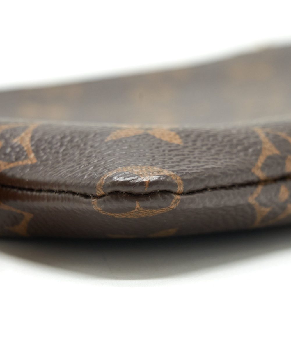AAA Replica Louis Vuitton LV ETUI VOYAGE PM POUCH MONOGRAM CANVAS GHW