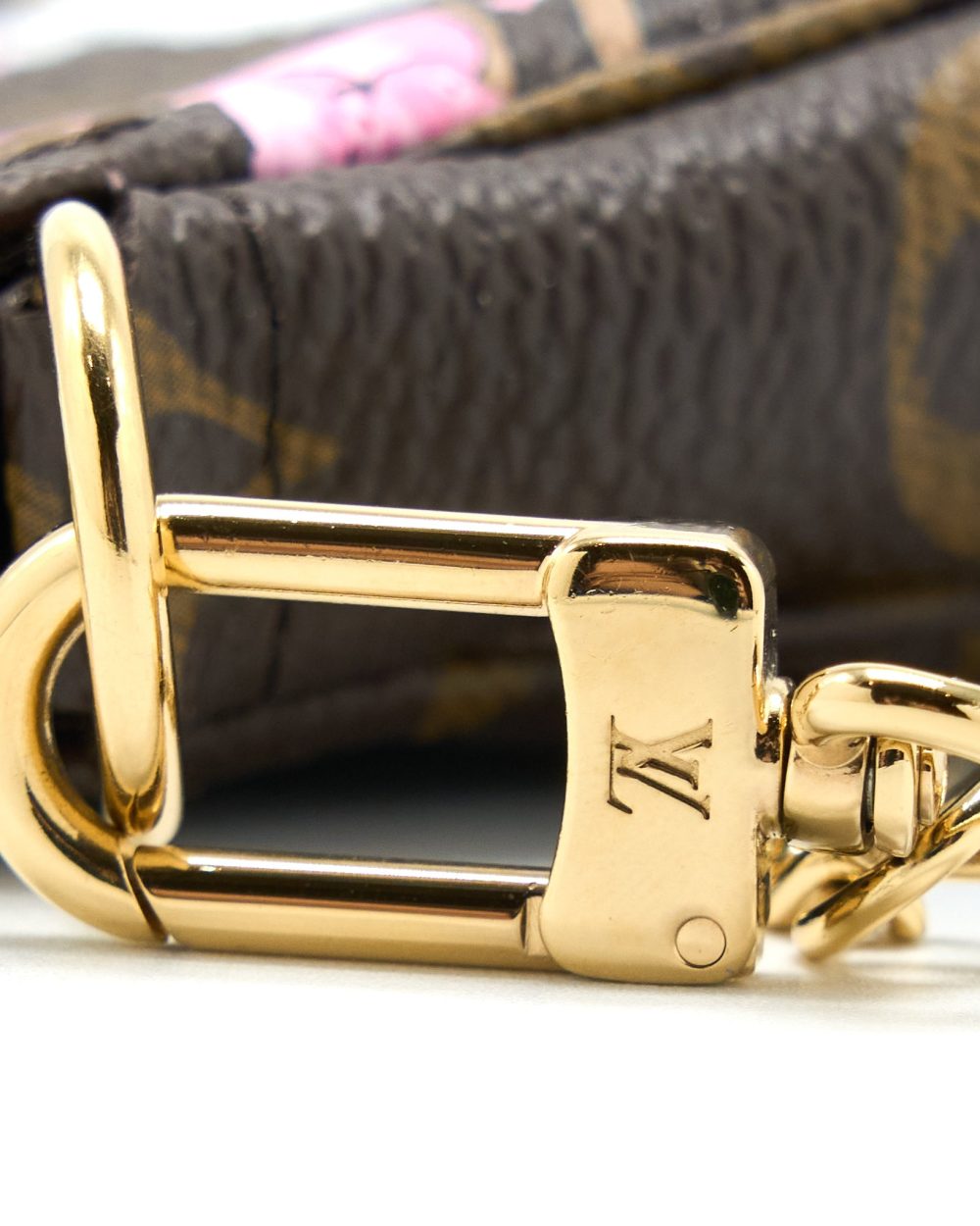 AAA Replica Louis Vuitton LV MINI POCHETTE ACCESSORIES LIMITED VIVIENNE HOLIDAYS JAPAN MONOGRAM CANVAS GHW