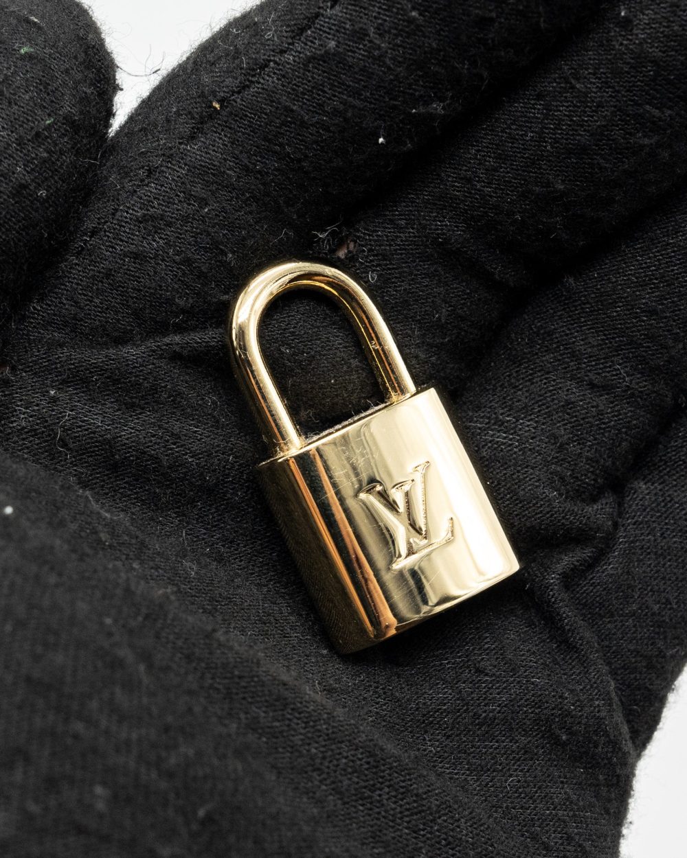AAA Replica Louis Vuitton LV SINCE 1854 ALMA BB JAUNE GHW