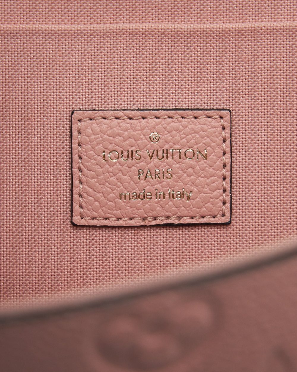 AAA Replica Louis Vuitton LV FELICIE POCHETTE MONOGRAM EMPREINTE ROSE POUDRE
