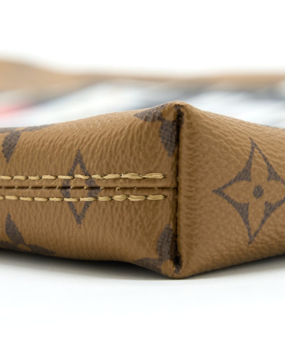 AAA Replica Louis Vuitton LV CARRY IT TOTE MONOGRAM REVERSE CANVAS WITH PRINT GHW