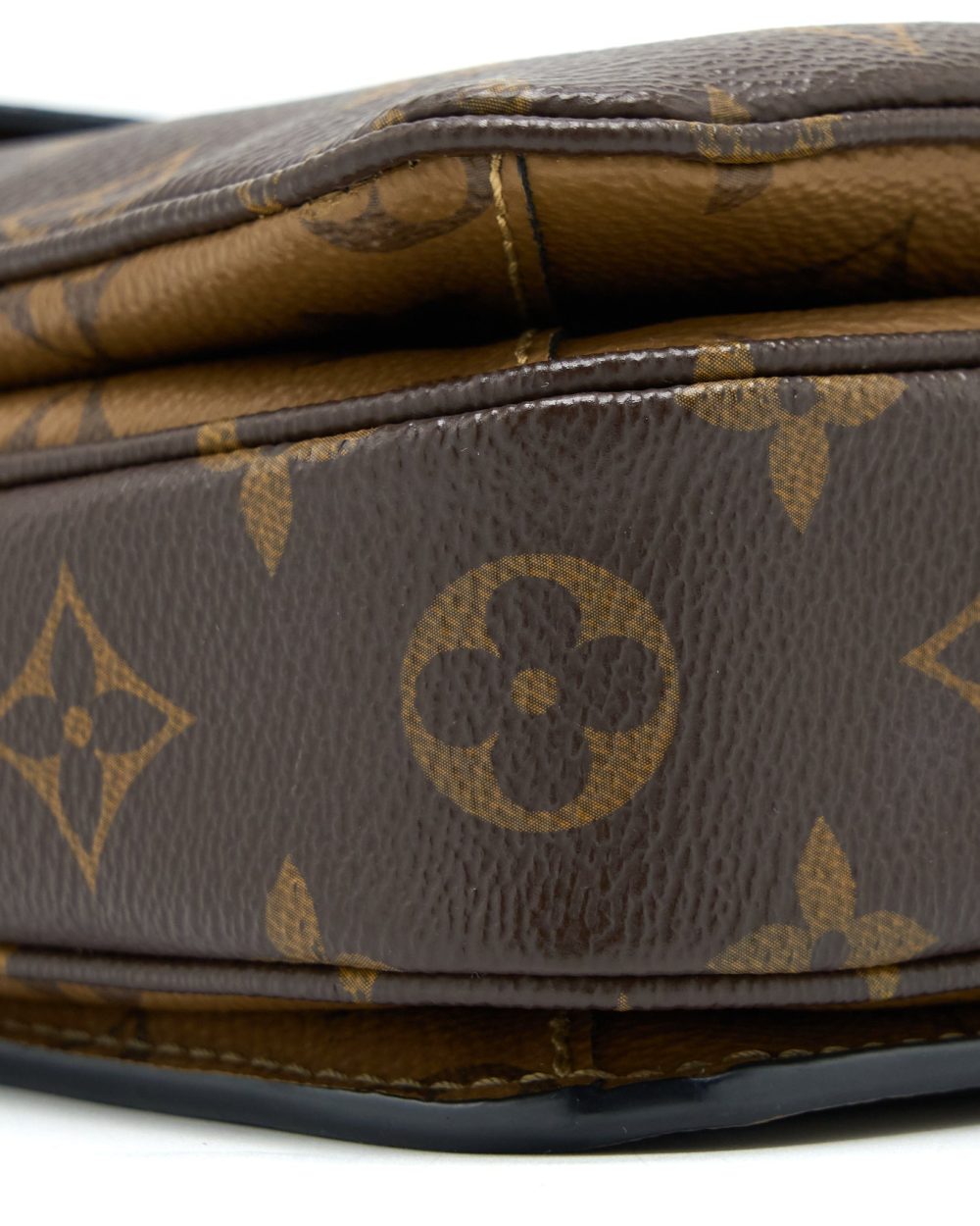AAA Replica Louis Vuitton LV POCHETTE METIS MONOGRAM REVERSE CANVAS GHW