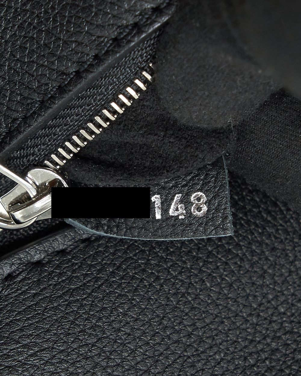 AAA Replica Louis Vuitton LV LOCKME BAG BLACK SHW