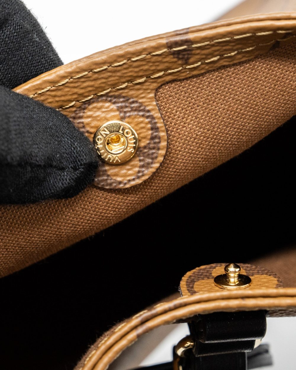 AAA Replica Louis Vuitton LV ATLANTIS BB MONOGRAM REVERSE CANVAS GHW (NEW VERSION)