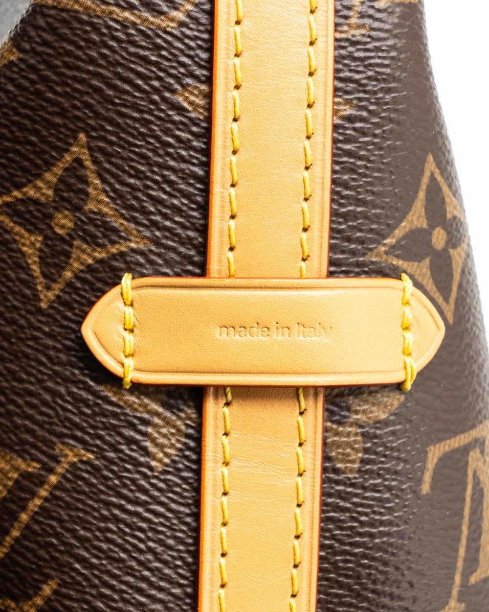AAA Replica Louis Vuitton LV CARRYALL PM MONOGRAM CANVAS GHW (NEW VERSION)