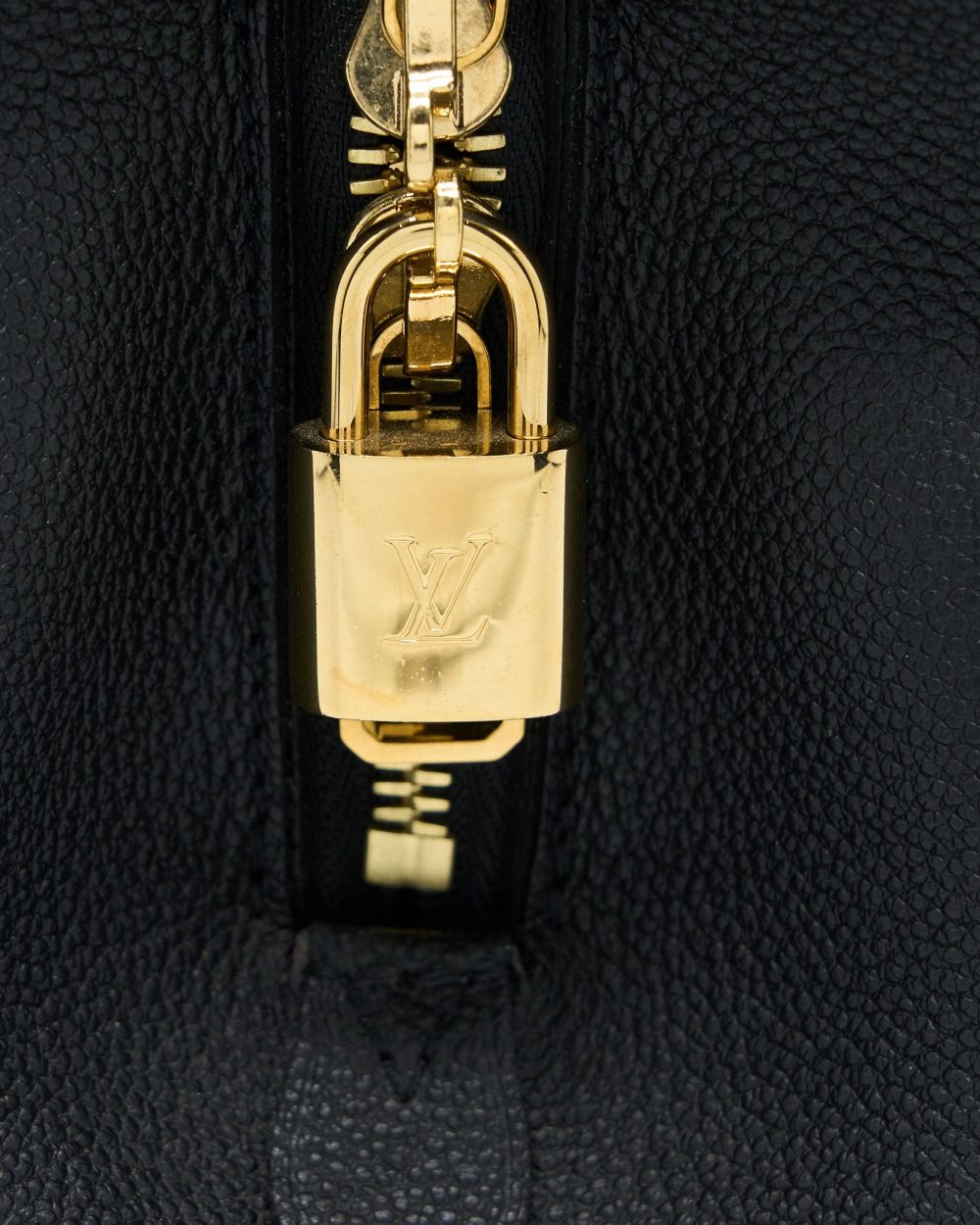 AAA Replica Louis Vuitton LV MONTAIGNE MM MONOGRAM EMPREINTE BLACK GHW
