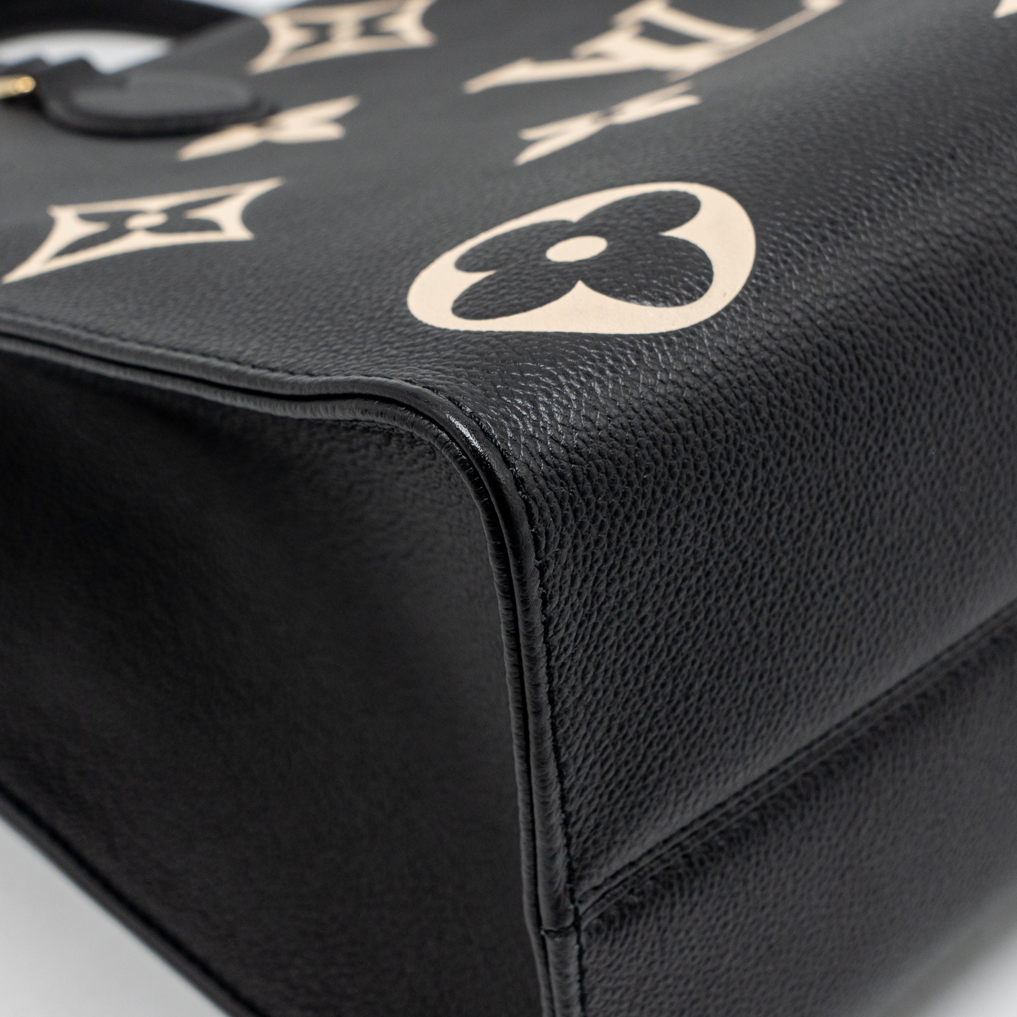AAA Replica Louis Vuitton LV ONTHEGO MM MONOGRAM EMPREINTE LEATHER BLACK/BEIGE GHW