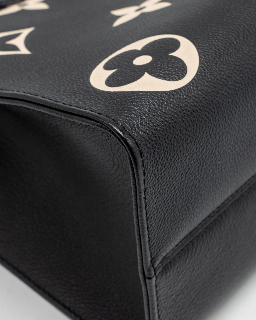 AAA Replica Louis Vuitton LV ONTHEGO MM MONOGRAM EMPREINTE LEATHER BLACK/BEIGE GHW