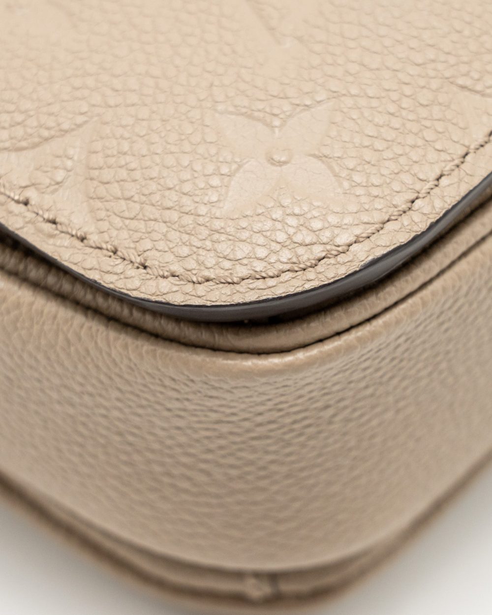AAA Replica Louis Vuitton LV POCHETTE METIS MONOGRAM EMPREINTE TOURTERELLE GHW