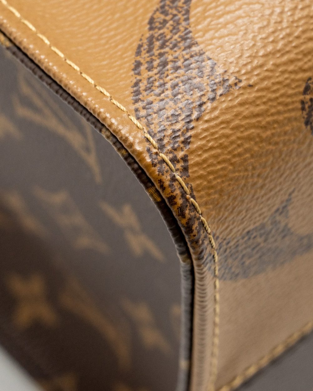 AAA Replica Louis Vuitton LV ONTHEGO MM MONOGRAM CANVAS GHW