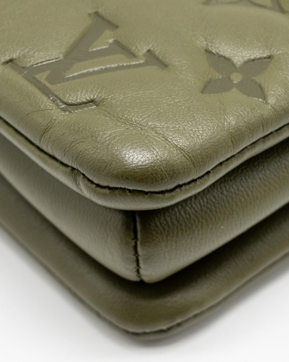 AAA Replica Louis Vuitton LV COUSSIN MM MONOGRAM-EMBOSSED PUFFY LAMBSKIN KHAKI GHW