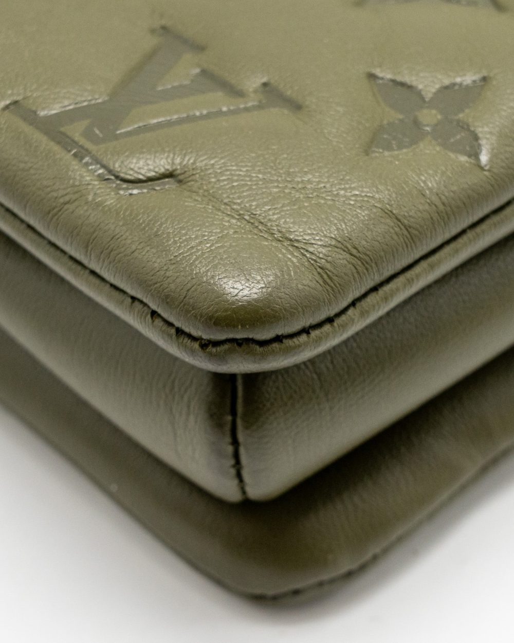 AAA Replica Louis Vuitton LV COUSSIN MM MONOGRAM-EMBOSSED PUFFY LAMBSKIN KHAKI GHW
